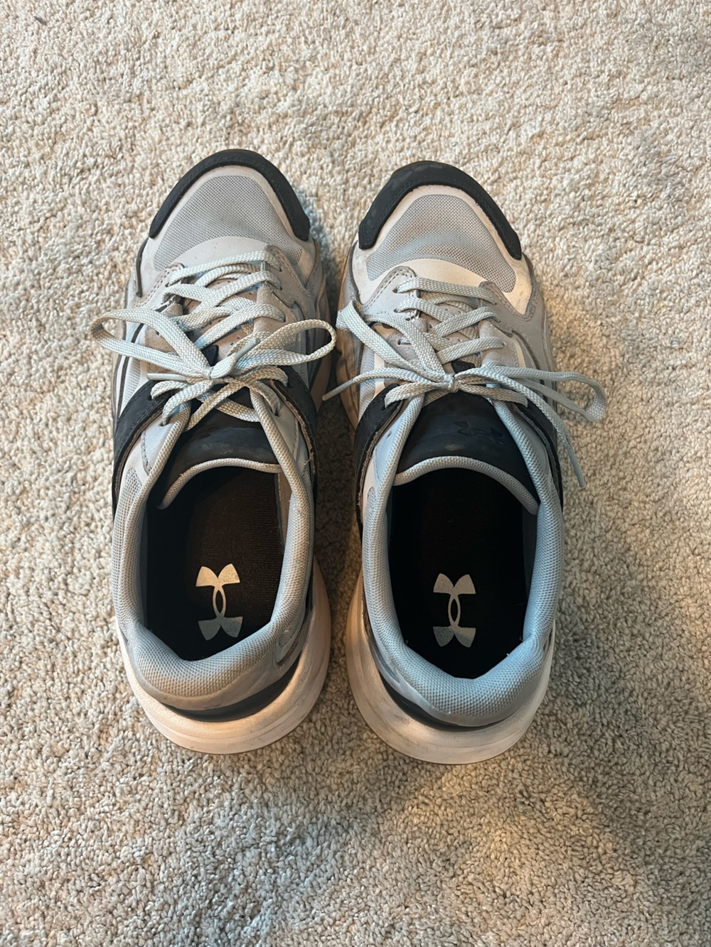Under Armour Men's Light Gray and Black Athletic Trainers